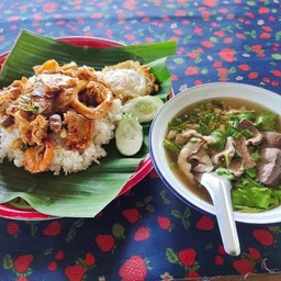 เซทสุดคุ้ม ข้าวถาด+เกาเหลาเลือดหมู