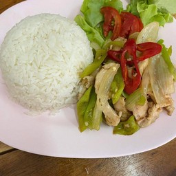ข้าวราดผัดพริกหยวกไก่