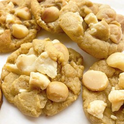 White Chocolate Macadamia