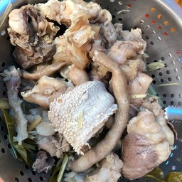 ต้มแซ่บ เนื้อวัว ขม  เปรี้ยว