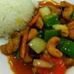 ผัดเม็ดมะม่วง ราดข้าว