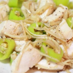 ไก่ผัดพริกหยวก ราดข้าว