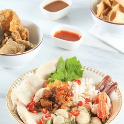 ยำปลาเต๋าเต้ยรวมมิตร+หอยนางรม