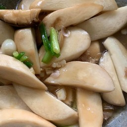 เห็ดนางรมผัดน้ำมันหอยราดข้าว