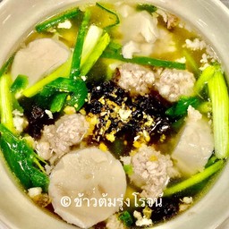 แกงจืดสาหร่ายเต้าหู้หมูสับ
