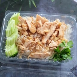 ไก่กระเทียมราดข้าว