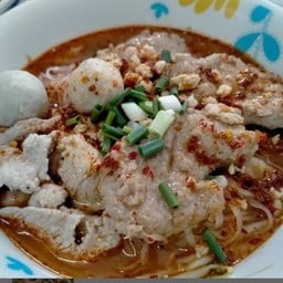 ร้านก๋วยเตี๋ยวต้มยำหลังหอการค้า