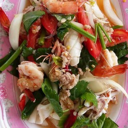 ยำรวมมิตรทะเล