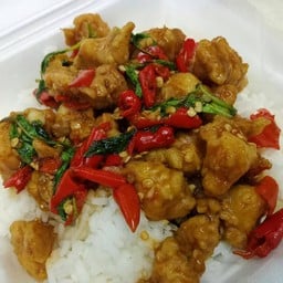 กะเพราเอ็นไก่ทอด ราดข้าว