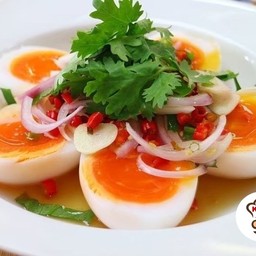 ยำ ไข่ต้ม