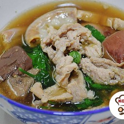 เกาเหลาเลือดหมู + เนื้อ ตำลึง