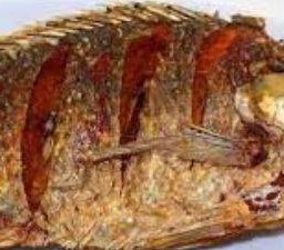 ปลานิลทอด..พร้อมน้ำจิ้มแจ่ว