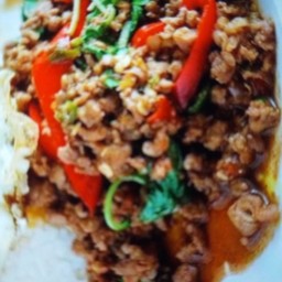 ข้าวราดกะเพราเนื้อสับ