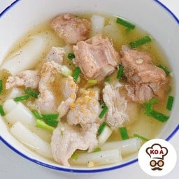 ก๋วยจั๊บน้ำใส สามหมู (หมูหมัก+หมูสับ+ซี่โครงหมูตุ๋น)