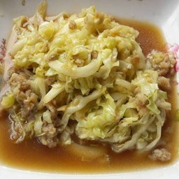 ผัดกะหล่ำปลีหมูสับ ( กลับข้าว )