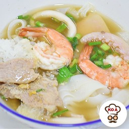 ก๋วยเตี๋ยวรวมมิตร (หมู+ทะเล)