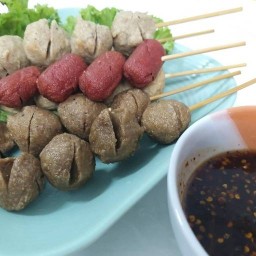 ป้าลูกชิ้นอร่อย