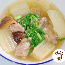 เเกงจืดหัวไชเท้า ซี่โครงหมูตุ๋น