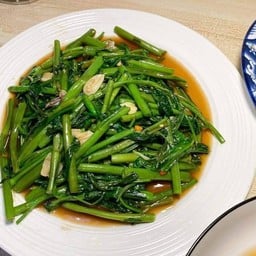 ผัดผักบุ้งไฟแดง