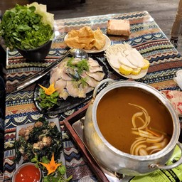 O Quy Ho Restaurant