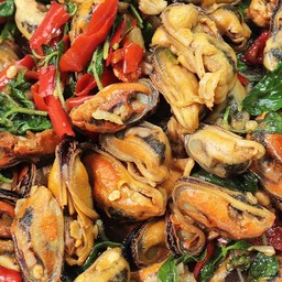 หอยแมลงภู่ผัดกระเพรา (กับข้าว)