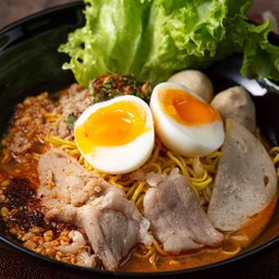 ก๋วยเตี๋ยวต้มยำไข่หวาน