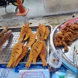 ฟาตินปลาทอดและไข่ปลาทอด