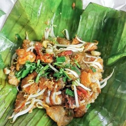 ผัดไท ไข่เป็ด(เจ้าเก่าโต้รุ่งราชา)