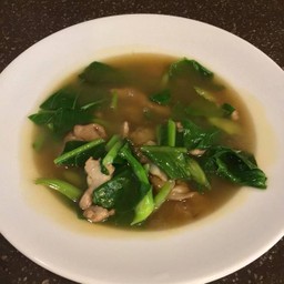 ก๋วยเตี๋ยวราดหน้า หมู