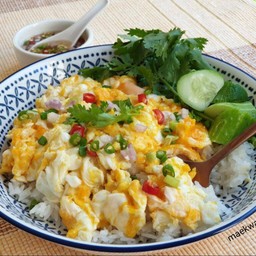 ข้าวราดไข่ขยี้น้ำปลาพริก