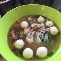 ก๋วยเตี๋ยวเลียปาก สามพร้าว