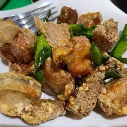 หมูสามชั้นทอดน้ำปลา