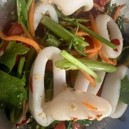 ยำปลาหมึกสด