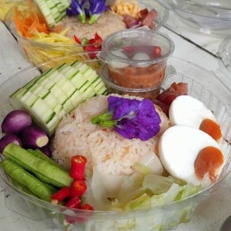 รสนิยมข้าวขาหมูกะเพรา แยกสี่ศรัทธา