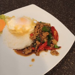 ข้าวราดกะเพราหมูสับ