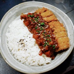 Curry rice with tonkatsu