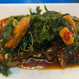 เนื้อปลาราดพริก