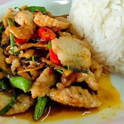 ข้าวยำไก่แซ่บๆ