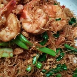 ผัดซีอิ๊วทะเล (เส้นหมี่ขาว)