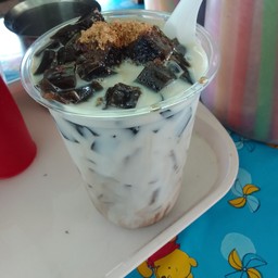 เฉาก๊วยนมสด