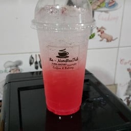 สตอเบอรี่โซดา