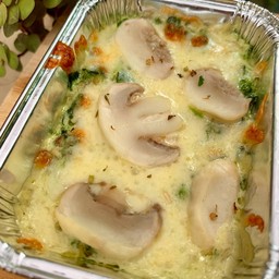 ผักโขมอบชีส เห็ดแชมปิญอง Baked Spinach with Cheese and Champignon Mushrooms