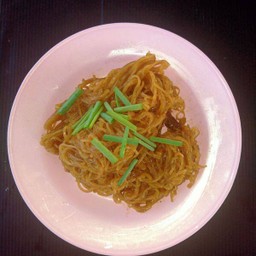 ผัดเส้นอุบล