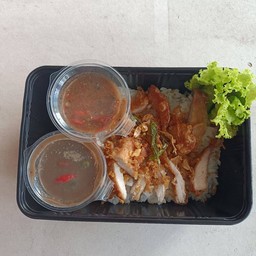ข้าวหน้าหมูทอด เกาเหลาเนื้อตุ๋น หน้าแขวง (ร้านหมูจุ่มหน้าแขวง)