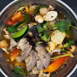 ต้มแซ่บเครื่องในเนื้อ