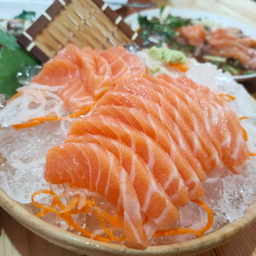 แซลม่อนซาซิมิ