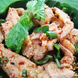 น้ำตกมันคอหมู