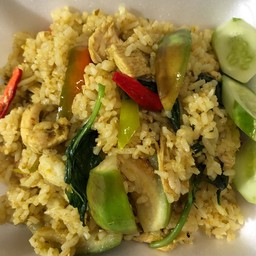 ข้าวผัดแกงเขียวหวานไก่