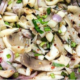 ลาบเห็ดราดข้าวมังสวิรัติพิเศษ