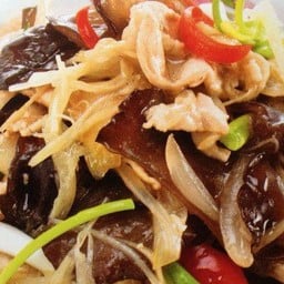 ไก่ผัดขิง
